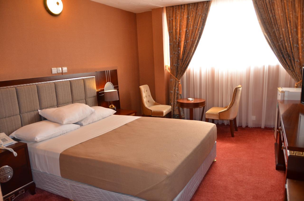 Hotel Palm Beach Ouagadougou Bagian luar foto