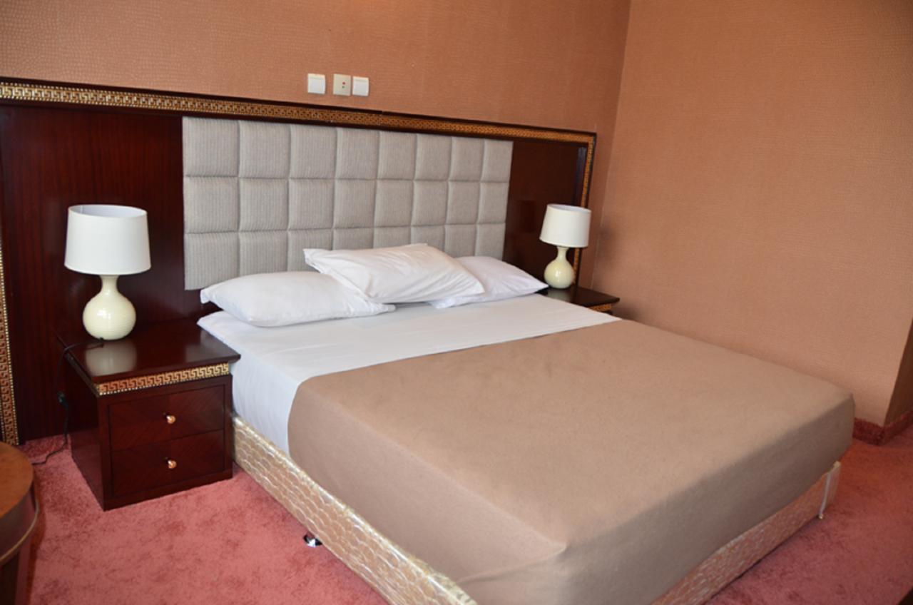 Hotel Palm Beach Ouagadougou Bagian luar foto