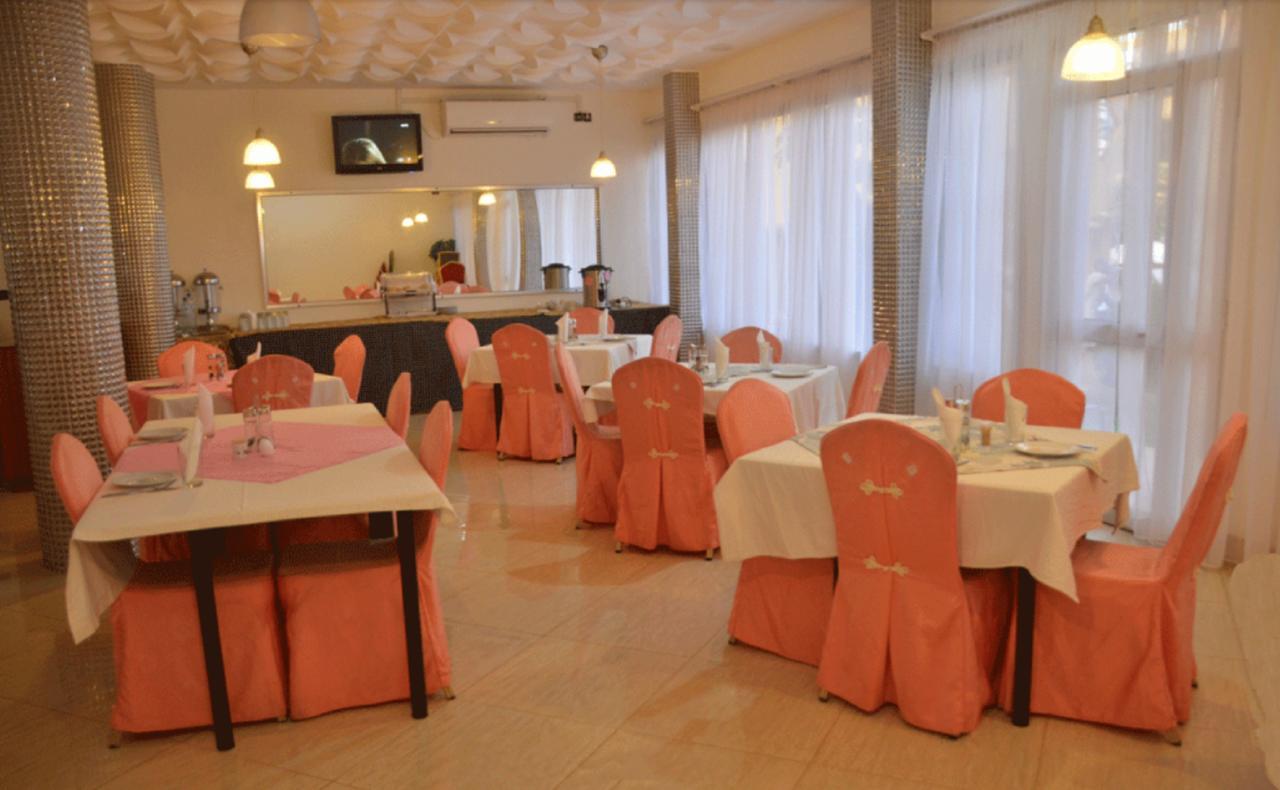 Hotel Palm Beach Ouagadougou Bagian luar foto